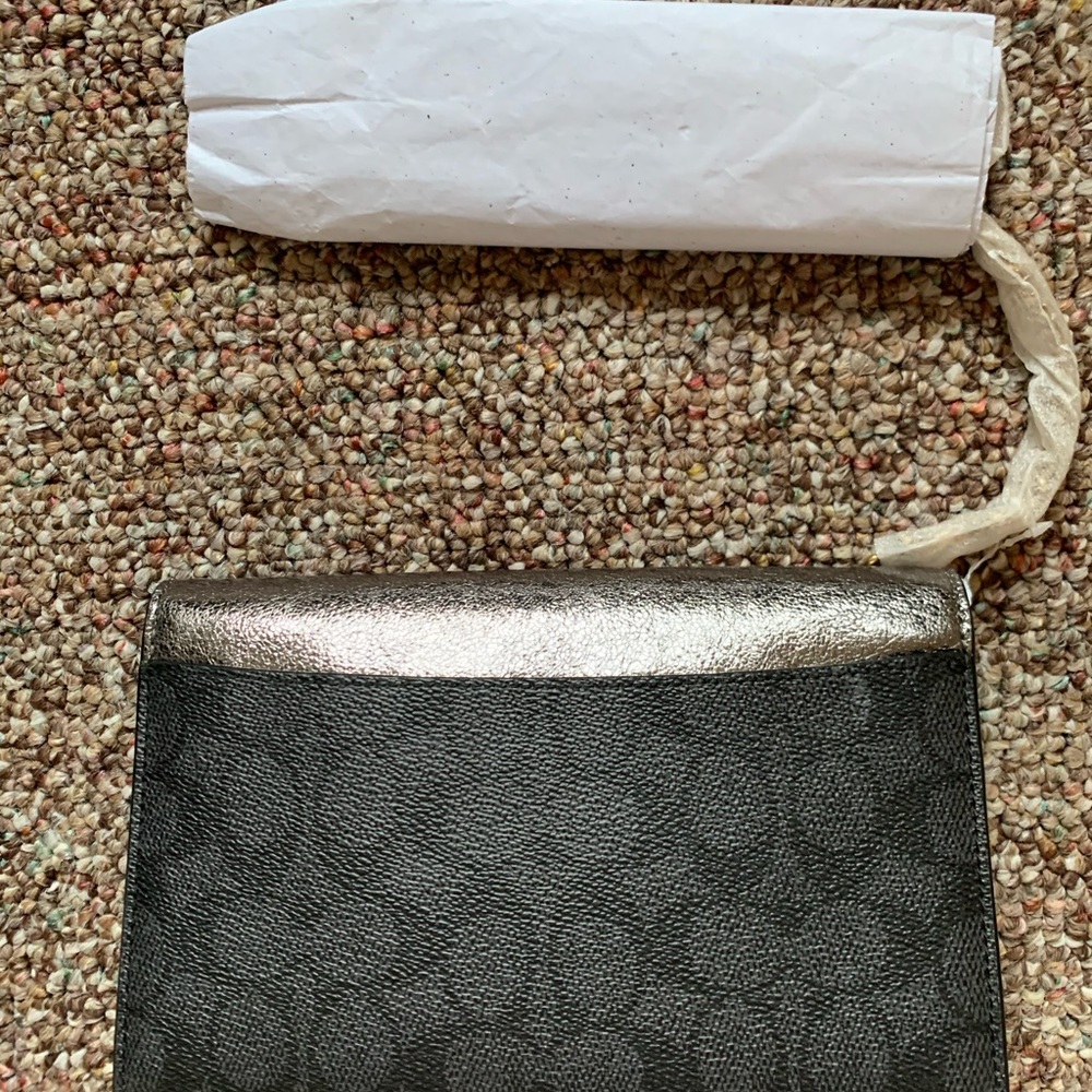 Coach Metallic Colorblock Turnlock Chain Crossbody - Picture 3 of 7